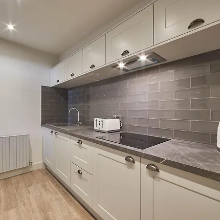 Host & - The Merchants Quarters * Scarborough